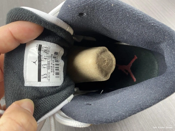 1st Kicks (2013) Taxi Retro 130690-125 Jordan 12 0813
